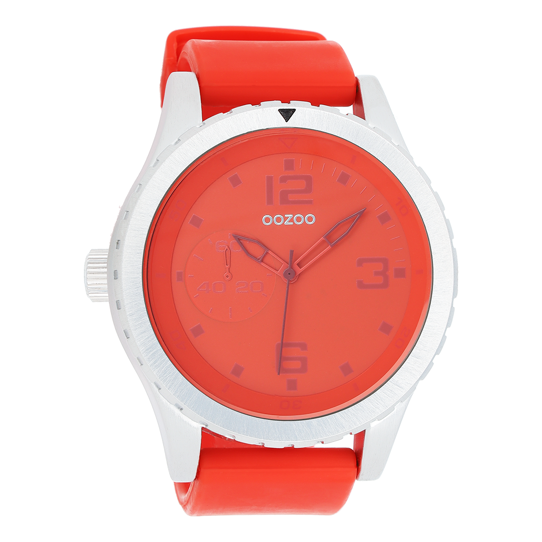 OOZOO Montre en couleur argent avec bracelet en caoutchouc en rouge - C3670