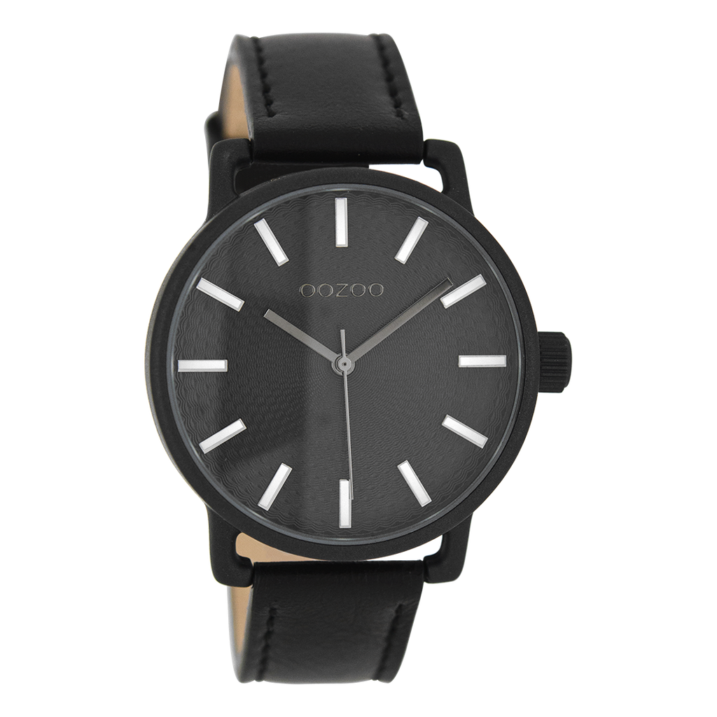 OOZOO Montre en noir avec bracelet en cuir en noir - C8314
